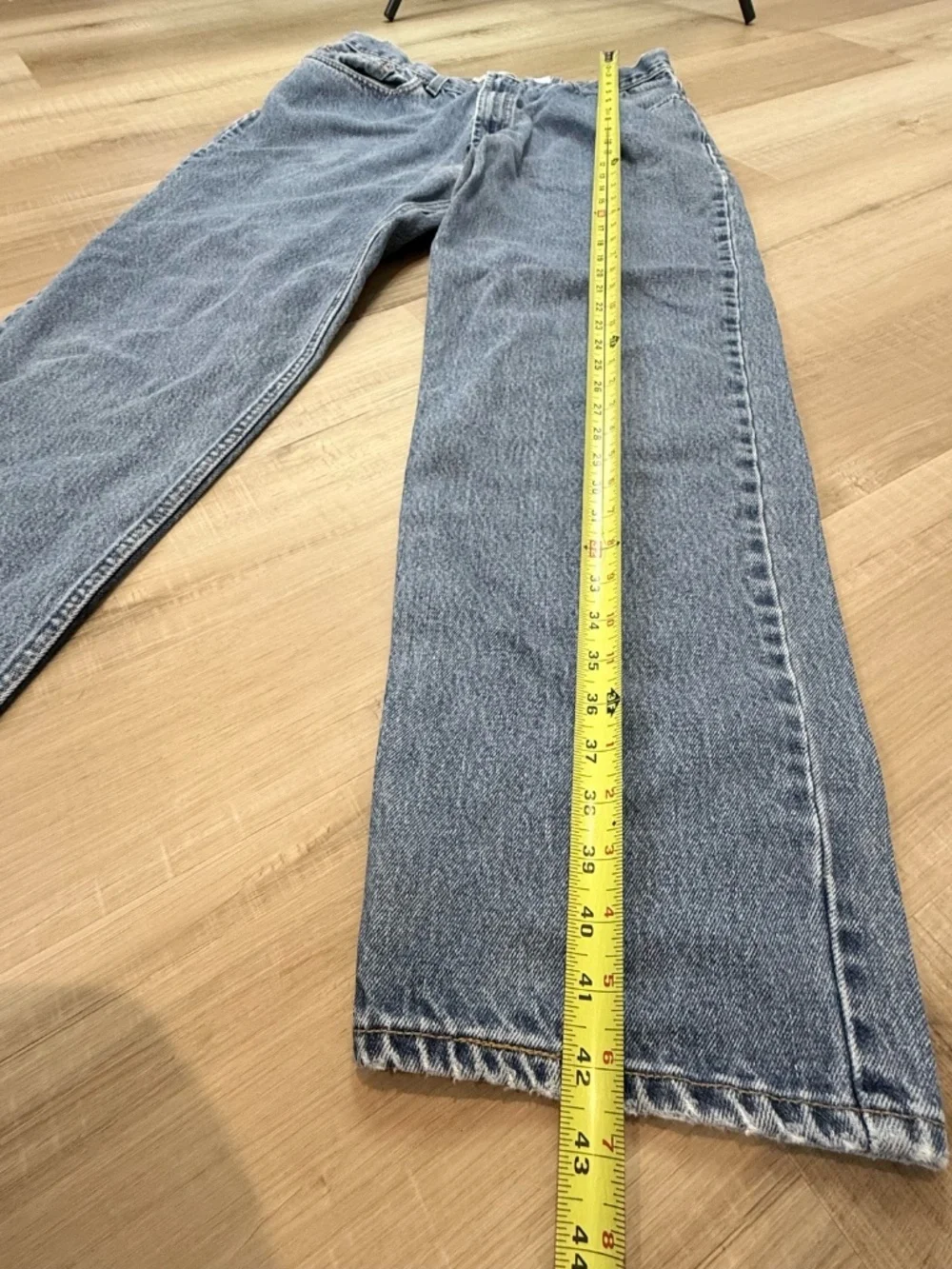Levi’s Men's 550 Relaxed Fit Jeans in Medium Stonewash Size W38 L34